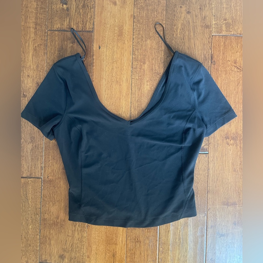 Lululemon crop shirt